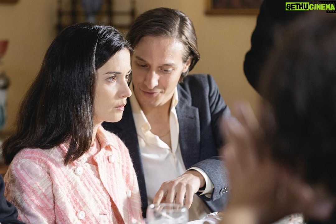 Claudia Gusmano Instagram - Manca pochissimo all’anteprima mondiale di Primadonna di Marta Savina al BFI di Londra. Condivido con voi alcune nuove bellissime foto di @_giuliafassina .Ci vediamo 11 e 12 Ottobre al @britishfilminstitute e il 18 Ottobre in concorso a Roma nella sezione Panorama Italia di @alicenellacitta . Che felicità❤️ Prodotto da @caprientertainment in coproduzione con la Francia #MedsetFilm, in associazione con @tenderstories_ _in collaborazione con @rai_cinema , @visionfilmdistribution , @skyitalia e uscirà prossimamente al cinema distribuito da @europictures_
