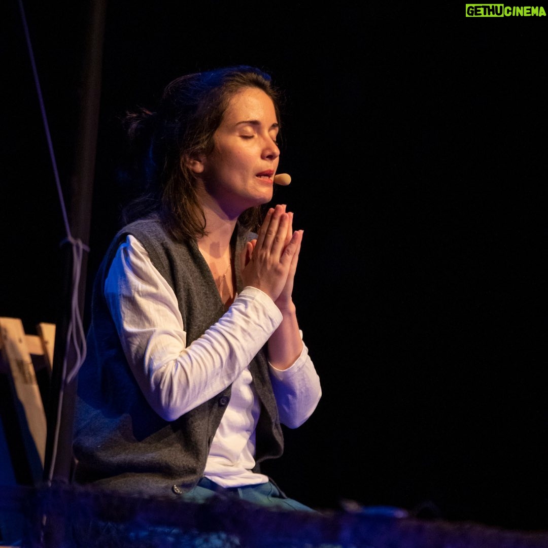 Claudia Gusmano - 1.1K Likes - “Mozza” di e con Claudia Gusmano, Maggio 2022 Officina Pasolini, Roma. Foto di Umberto Poto - Meta Studio per Officina Pasolini #quellebraveragazze