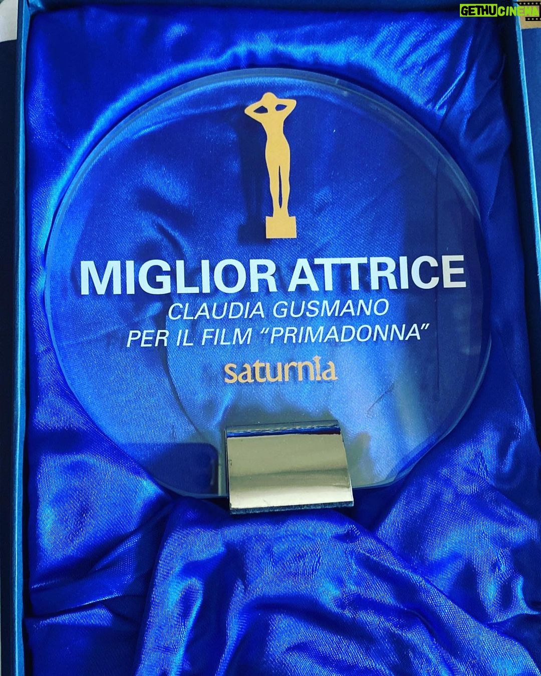 Claudia Gusmano Instagram - Grazie con tutto il mio cuore @saturniafilmfestival Sono felice! #primadonna #martasavina #caprientertainment #virginiavalsecchi
