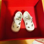 Claudia Gusmano Instagram - La vita è così strana che quando non ti aspetti più niente, ti svegli in piena notte e trovi il telefono con tante chiamate della regista di Primadonna @justmartasav perché @nannimoretti_ vuole dirmi davanti all’Arena del Nuovo Sacher piena di gente che ho vinto il premio come miglior attrice alla rassegna BIMBI BELLI. Io non risponderò mai perché stavo dormendo. 😂❤️ che figura di merda! grazie a tutti, sono così felice che non riprenderò più sonno adesso. ❤️❤️ Ma poi chi l’ha detto che chi dorme non piglia pesci? 💃🏾 #primadonnafilm #martasavina #caprientertainment #virginiavalsecchi #europictures