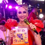 Claudia Leitte Instagram – Ganhamos o troféu de melhor cantora! 
❤️❤️❤️❤️❤️❤️🥹🥹🥹🥹🥹 
Assim mesmo, na primeira pessoa do plural! Afinal, Deus nos dá sonhos, manda gente certa, envia anjos e gosta de nos mimar! 
Muito Obrigada à Band, aos meus fãs, minha banda, minha equipe linda, à minha Ciel, minha família, parceiros e amigos! 
#Destrava