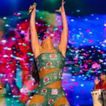 Claudia Leitte Instagram - Camarote Brahma, vocês botaram pra lenhar. Foi massa demais! Te amos ❤️🎡🎠🧸 #OCarnavaldaMinhaVida #ClaudiaLeitte #Destrava