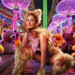Claudia Leitte Instagram - O parque chegou na cidade e eu vou destravar TODAS as nossas fantasias no carnaval das nossas vidas, que começa AGORA! Bora iluminar a avenida, #BlocoBlowOut! 🎡🧸🎠✨ #OCarnavalDaMinhaVida #CarnavalClaudiaLeitte #Destrava #ClaudiaLeitte Salvador, Bahia