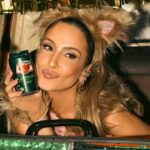 Claudia Leitte Instagram – Deixa eu te bagunçar no #CarnavalDaMinhaVida?! 
Tô indo ali fazer show, cheia desse “calor” no coração!!!! 
🧸🎡🎠😍