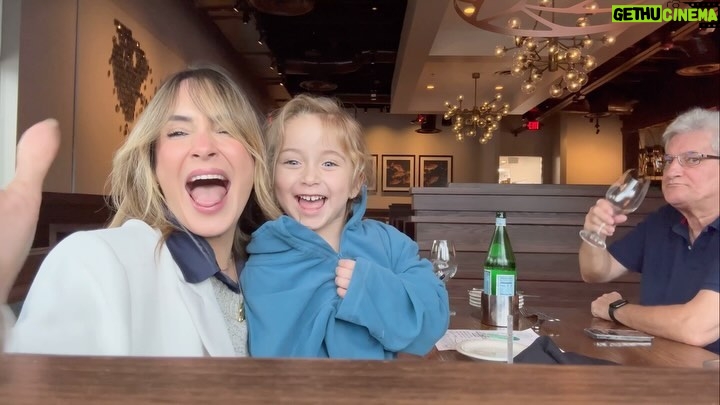 Claudia Leitte Instagram - A voz mais linda do mundo! O sorriso mais perfeito! O olhar mais puro! Tudo isso saiu de dentro de mim… 🥹🥰 #Bela