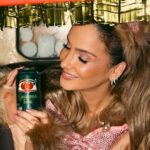 Claudia Leitte Instagram - Deixa eu te bagunçar no #CarnavalDaMinhaVida?! Tô indo ali fazer show, cheia desse “calor” no coração!!!! 🧸🎡🎠😍