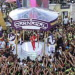 Claudia Leitte Instagram – Deixa eu te bagunçar no #CarnavalDaMinhaVida?! 
Tô indo ali fazer show, cheia desse “calor” no coração!!!! 
🧸🎡🎠😍