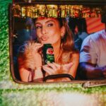 Claudia Leitte Instagram - #CarnavalCoisaNossa é juntar Claudinha com @guaranaantarctica e muita folia! Bora conferir um pouquinho do que rolou sexta-feira?! #carnavaldaminhavida 💚 #embaixadora