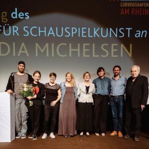 Claudia Michelsen Instagram - Danke Danke Danke an Daniela und Dr. Michael Kötz für diesen schönen Preis und dieses warme und sooo herzliche ‚Willkommen‘.. was für ein besonderes Festival… 🙏🏼 …  c/o Sebastian Weindel