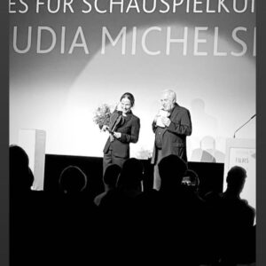 Claudia Michelsen Instagram - Danke Danke Danke an Daniela und Dr. Michael Kötz für diesen schönen Preis und dieses warme und sooo herzliche ‚Willkommen‘.. was für ein besonderes Festival… 🙏🏼 …  c/o Sebastian Weindel