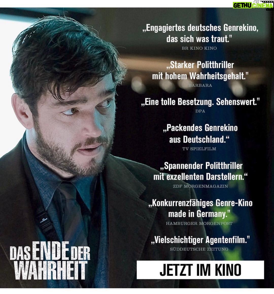 Claudia Michelsen Instagram - Kino kino mit Cousin und Cousine... oder oder... freuen uns, wenn ihr DAS ENDE DER WAHRHEIT schaut.. toller Film✨✨✨@walker.worm @prokino @ronaldzehrfeld @antjetraueofficial @alexanderfehling #axelprahl #augustzirner #thomas loibl #dir: Philipp Leinemann @suse_marquardt ✨