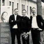 Claudia Michelsen Instagram - DANKE SCHLOSS ETTERSBURG ..schön war das wieder... und was für ein grossartiges Publikum.. 🙏🏻danke.✨#käthe Kollwitz✨ #gitarre @eppkarl #dr.peterkrause. MERCI.