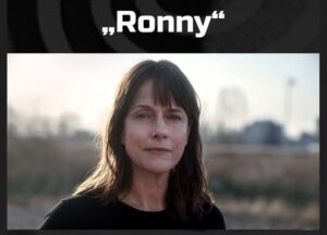 Claudia Michelsen Instagram - Danke an Alle und soo viele … die am Sonntag dabei waren .. Wahnsinn .. 💫@ardmediathek @mdr_san  POLIZEIRUF „RONNY“ uvm 🙏🏼 @filmpoolfiction dir: @barbaraott_film writer: @janbraren DOP: FalkoLachmund cut: katharinaFiedler music: JasminReuter casting by : @maiseck @rietz.casting @valentinoppermann_  #MajaSchöne #CeciChuh #thomasSchubert #johannBarnstorf  uvm 🤍. c/o StefanErhard