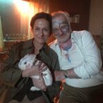 Claudia Michelsen Instagram - Danke für diese kurze schöne Reise .. hier mit the one and only #bernhardschütz directed and written by @kerstinpolte @katharinabuehler_dop @liebermanntanja uva… 🧡@tamtamfilm „BLINDGÄNGER“ 💥