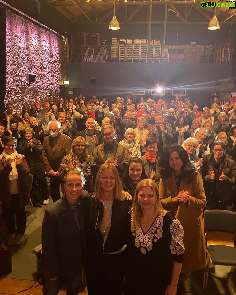 Claudia Michelsen Instagram - MAGDDBURG… Ihr wart der Hit! DANKE 💕 @in.einem.land.film