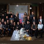 Claudia Michelsen Instagram - Auch von mir noch 2 Familienfotos Ein dolles hurrah ..über die vielen großartigen Reaktionen.. danke an alle die bisher geschaut haben 🙏🏼 DAS BEGRÄBNIS @ardmediathek @jan.georg.schuette @florida_film @damitdasklaas @oliverschwalbe @volkerzeigermann uvvm💕#Christine Schorn #Jörg Gudzuhn #Thomas Thieme