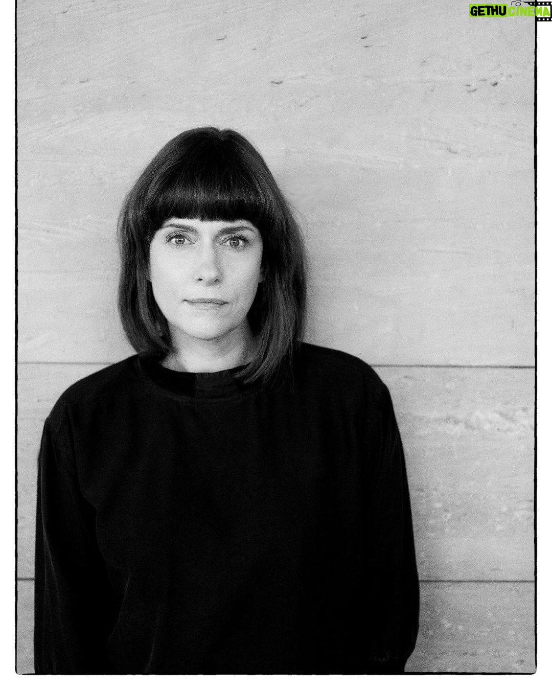 Claudia Michelsen - 3.8K Likes - Danke ans gesamte Teamš von āIn einem Land, das es nicht mehr gibt..ā #1988 danke @aelrungoette š¹danke liebe ELSA WILBRODT für die kleine, feine Reise in vergangene Zeiten mit Dir #foto von @peterhartwigfoto