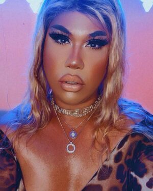 Coco Jumbo Instagram - Im always wet for the weekend!!! 💦💜😘