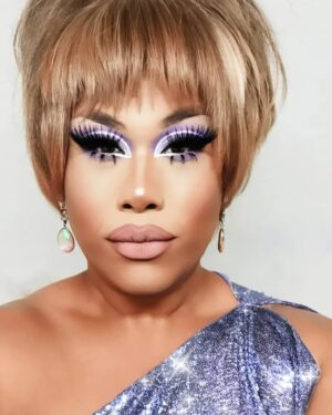 Coco Jumbo Instagram - Feeling my feminine oats as I always do!! 💜💜💜