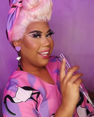 Coco Jumbo Instagram - Thank you @fridalasvegas for this beautiful Pastel Ibis glamour Kaftan and scarf!! 💜💗

💄 @ivy_leaguee
💁🏽‍♀️ @wigsbyvanity - styled by @ivy_leaguee
📸 @itsjustv
👀 @wiggedoutau
👗 @fridalasvegas