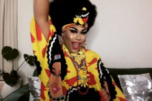 Coco Jumbo Instagram - This is me minutes before my Drag Race Down Under audition! Fun fact! Before every zoom meeting I play my favorite song and get into my groove!
Being in a custom Coco Jumbo Kaftan from @fridalasvegas really helped too! ❤️❤️❤️ #eneeerrrrrrggggyyy