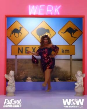 Coco Jumbo Instagram - The Entrance!! 💜💜💜
#omggggyg #bigfuss #rupaulsdragracedownunder #downunder
What they didnt show is that there were snacks in the bag!!! 😂🤣😂🤣