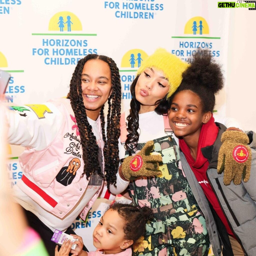 Coi Leray Instagram - I want to give a huge thank you to @horizonsforhomelesschildren !! Thank you so much for having me and thank you for showing me around the beautiful building! It’s truly a blessing to see people who really love helping the community change peoples lives. All gender bathrooms, so much diversity, so many languages, love and passion and just so much focus on the children’s skill sets & helping them have better living. Special shout-out to all the parents, you guys motivate me and inspire me to never give up and I can’t wait to come together & do so much more for the community! 2024 looks really bright for a lot of unfortunate families and children, I can’t wait to be apart and witness so many dreams come true! 💖💖💖💖 Horizons for Homeless Children