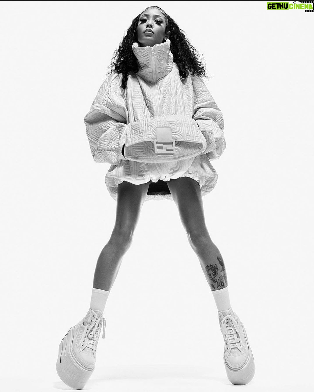 Coi Leray Instagram - @fendi by @marcjacobs 🤍🤍🤍🤍