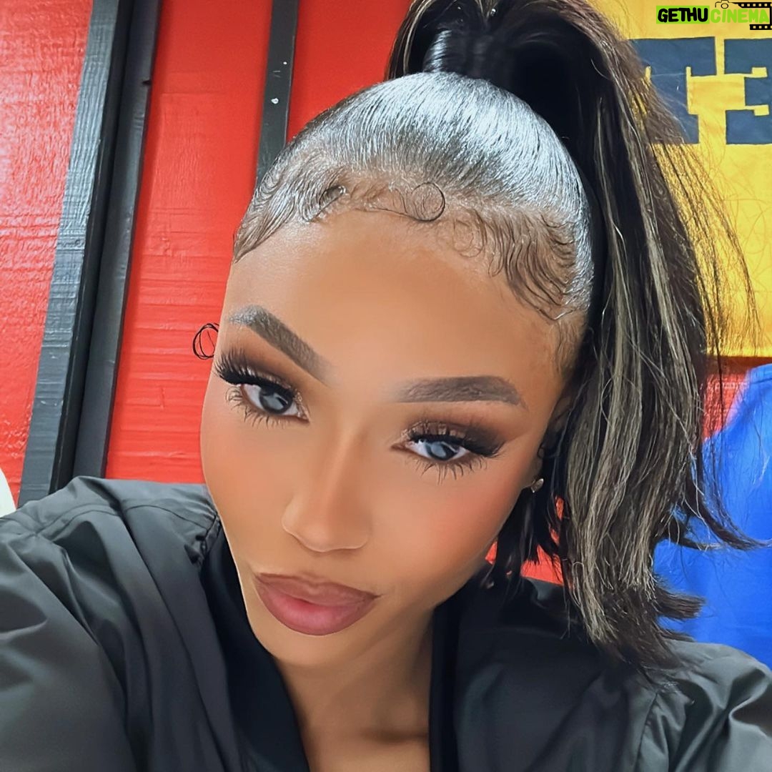 Coi Leray Instagram - Fall for me baby don’t fall back 💘 #coi