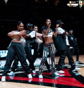 Coi Leray Instagram - Thank you @wnba for having me 🌹and congratulations ladies 🏆🏆🏆🏆🏆🏆🏆🏆🏆🏆🏆 @lvaces 🎉🎉🎉🎉🎉🎉🎉 I love my jersey 😍😍😍😍😍😍😍😍😍 MUA: @nikko.anthony Hair: @hair__poet Las Vegas, Nevada