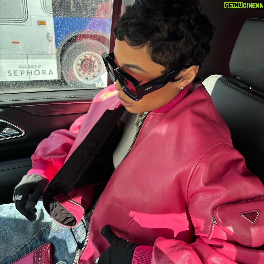 Coi Leray Instagram - Life has beeen lifinggggggg 😍😍😍😍🩷🩷🩷🩷🩷 WANNA COME THRU 😍🔥🆑🎏💋 OUT NOW !!!
