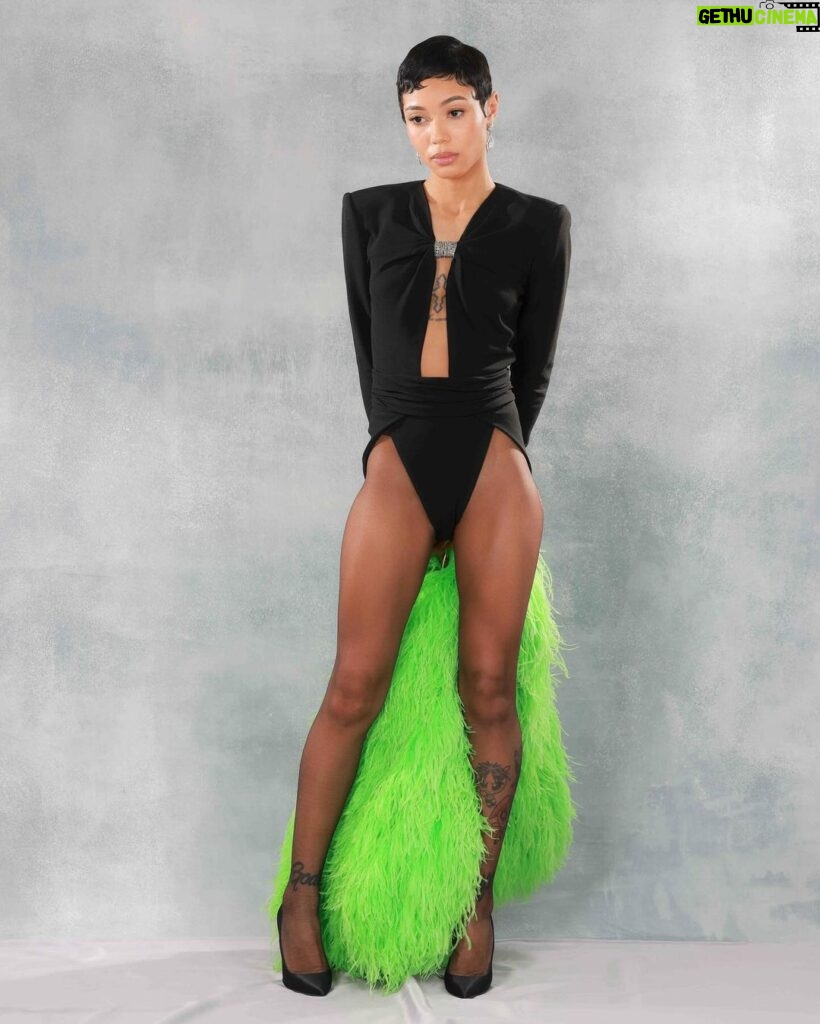Coi Leray Instagram - 2X GRAMMY NOMINEE 💋🎏 📸 @princeofthegram 👑 Special Thank You to @anthonyvaccarello and the entire team at @ysl for allowing me to do what’s never done before💚 This Archive moment was so iconic. @mazurbate love growing with you 💚 @nikko.anthony @carlyle.nicole @yaris.nails you guys are incredible and such an amazing team. @recordingacademy Thank You again 💖💋💚 The Grammys