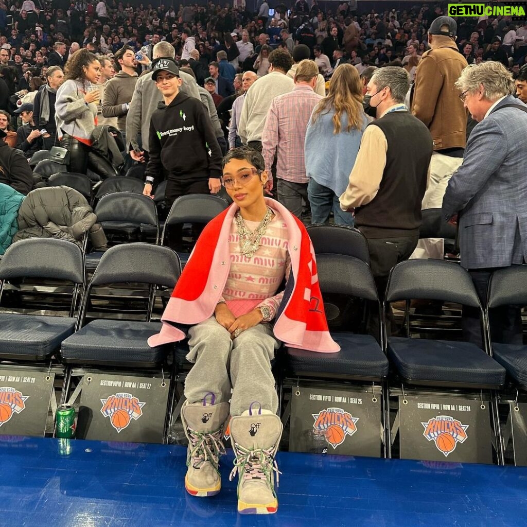 Coi Leray Instagram - Knicks Vs The Wizards but I won . 😎😍🩷✨🆑🥰 Manhattan, New York
