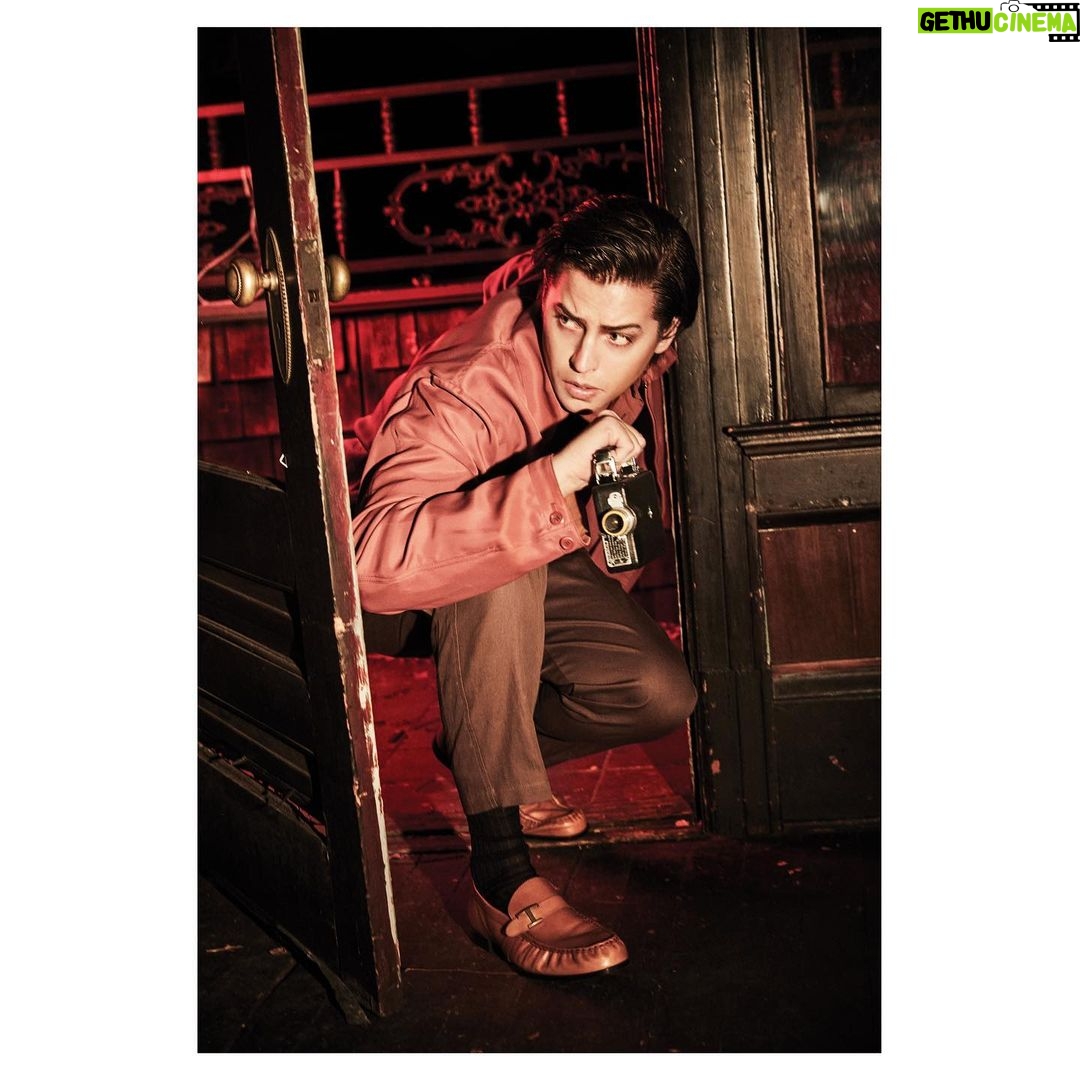 Cole Sprouse Instagram - ππ» BANG BANG ππ»New cover with @flauntmagazine shot by the favorite @ellenvonunwerth in prep for Moonshot. Read the tale, check the photos. Itβs a scratch and sniff and the scent is that very particular sweat you have when u spend too long in the sun. #flauntmagazine #bravenewworld