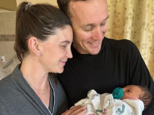 Colin O'Brady Instagram - HE’S HERE!! 👶

Banks Besaw O’Brady

Born June 10th at 4:04am
7lbs, 9oz
21 inches

It was incredible to witness @jennabesaw power and strength with a 100% natural birth. We are deeply grateful to have had zero complications in delivery.

Happy and healthy baby and Mama. 

It also happens to be Jenna B’s birthday today. Happy birthday Mama. 🎉 

The adventure of a lifetime begins now!!