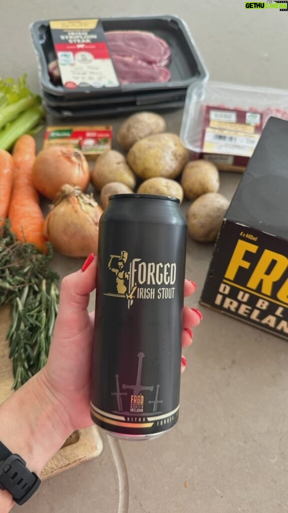 Conor McGregor Instagram - Forged Irish Stout stew for my crew 🥰❤️ @thenotoriousmma @forgedirishstout The creamiest stout in the 🌎 Now available today across Ireland at Circle K, Spar, Carry Out, Mace, Londis, Molloys, Gala and O’Brien’s 🇮🇪