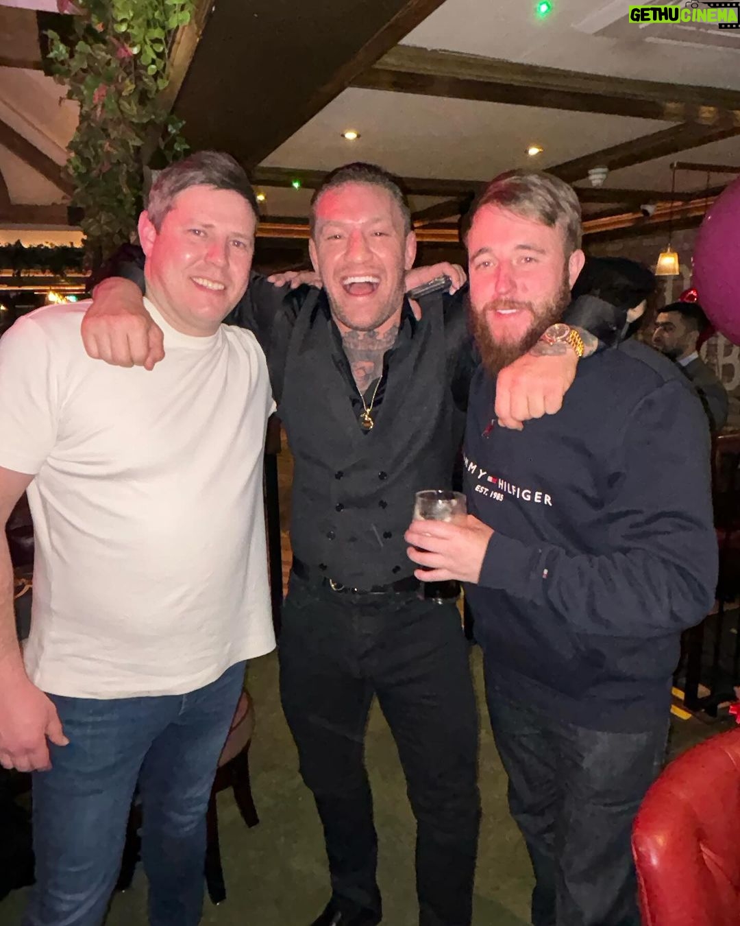 Conor McGregor Instagram - Valentines Day at @theblackforgeinn ❤️