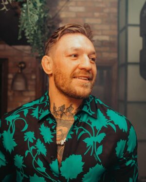 Conor McGregor Instagram - 🙌🇮🇪 @theblackforgeinn @properwhiskey @forgedirishstout