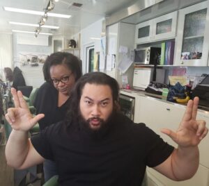 Cooper Andrews Instagram - Game face, GAME FACE!!! @iamtiffony six years in your chair and I don't think there was a single day that we DIDN'T have a laughing fit.  Thank you for making sure Jerry's hair didn't end up looking like Friar Tuck (I legit suggested this and she said, "Are you SURE?") 🤣🤣🤣🤣🤣

#FlyingHairDontCare
#TheWalkingDead