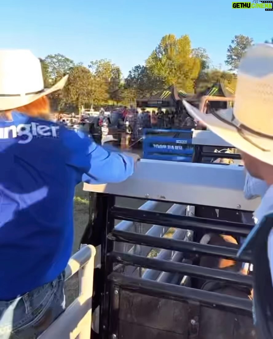 Cord McCoy - 1K Likes - Chase Outlaw’s CHUCK N BUCK
For the WIN! Gage Gay rides the @boot_barn_official Bounty Bull to seal the deal. #NoFences