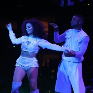 Cory Graves Instagram - Where’s the love? ... σ2 #02
#sweetener 📸 @alfredoflores
