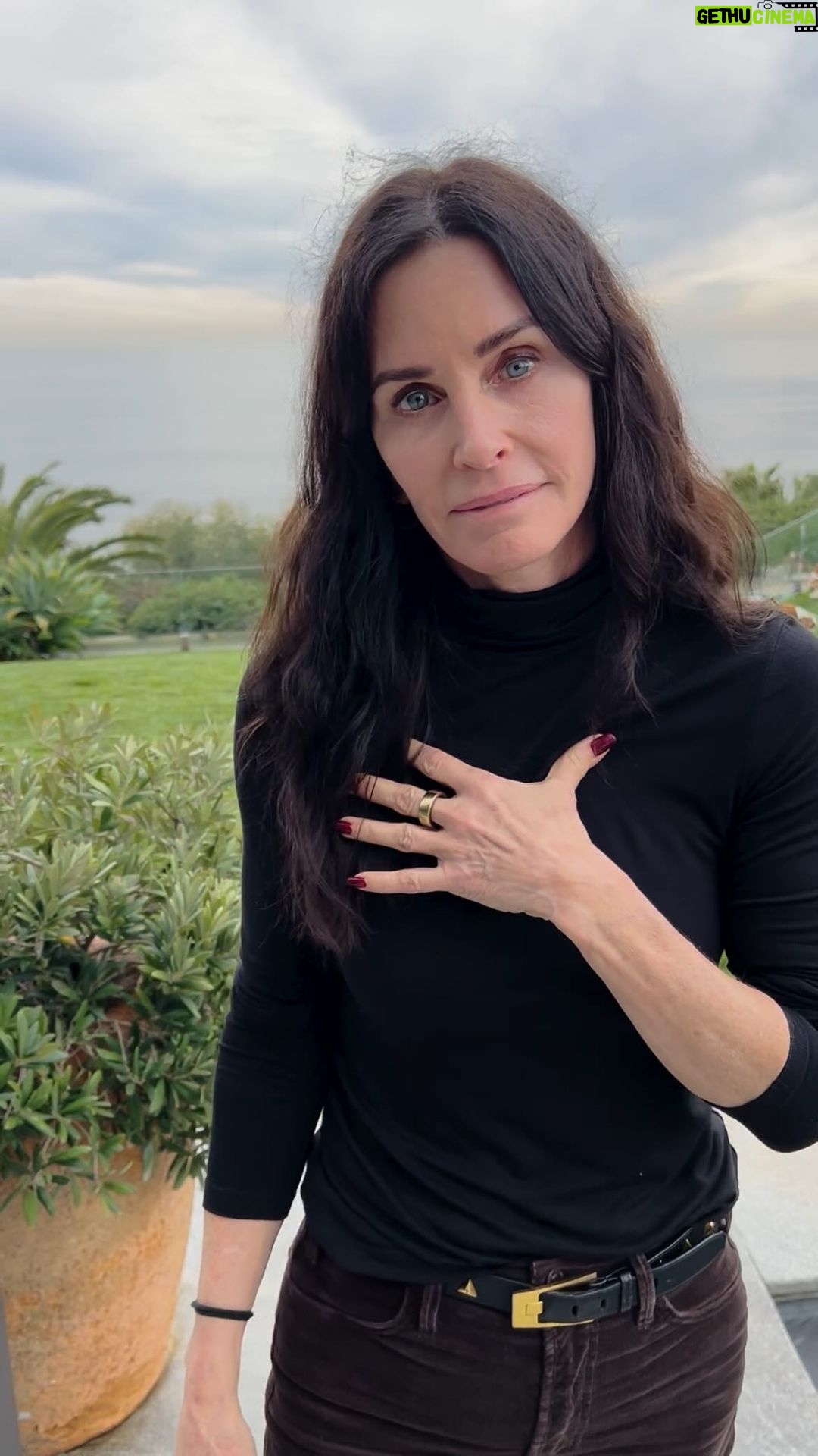 Courteney Cox Instagram - Unconditional love…not so much
