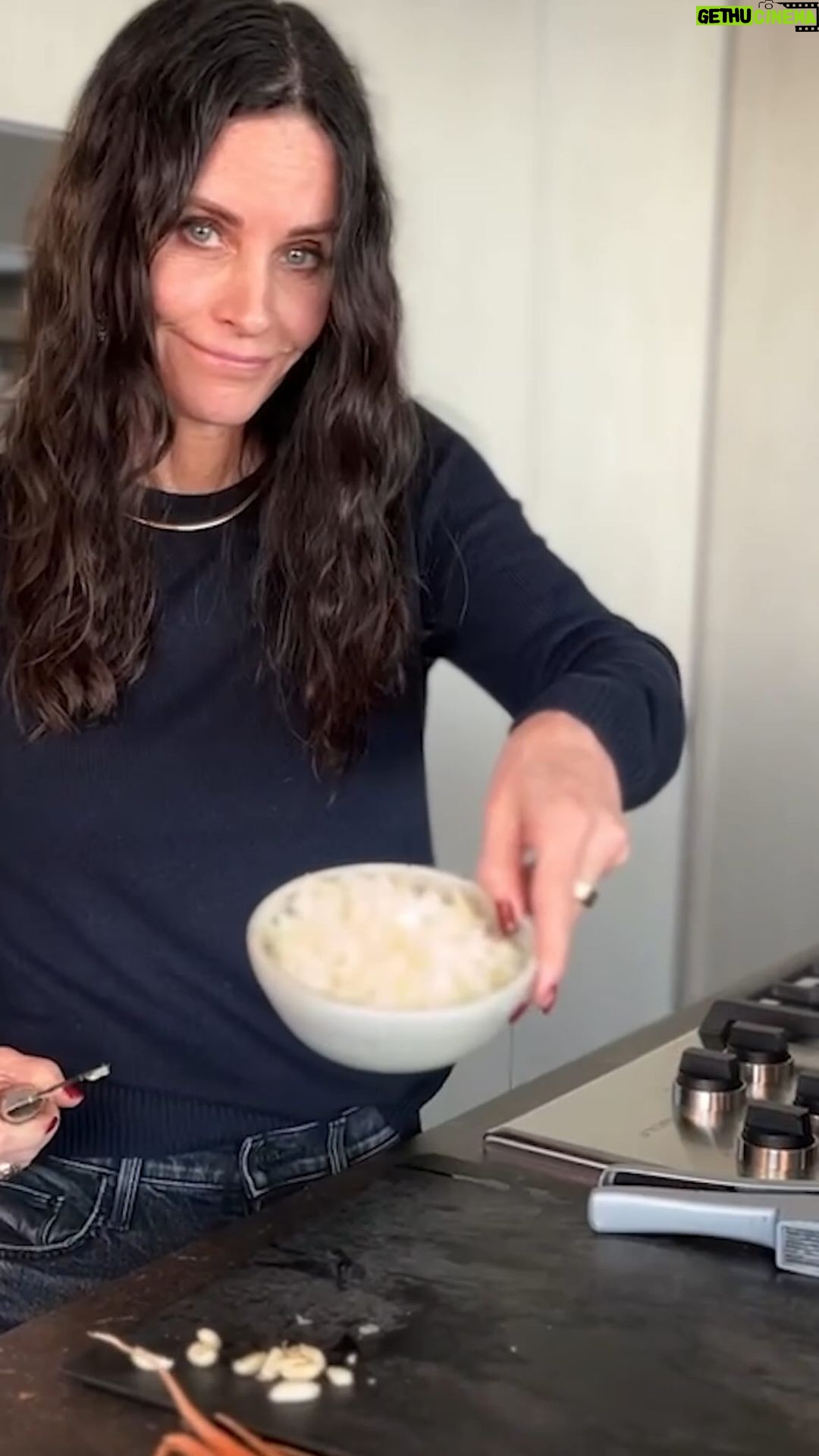 Courteney Cox Instagram - Hamburger soup, bun on the side 2 1/2 Ib. ground beef 1 whole large onion, diced 2 stalks celery, diced 3 cloves garlic, minced 1 can of whole tomatoes 3 cups of beef broth 1 whole yellow bell pepper, seeded and diced 1 whole red bell pepper, seeded and diced 1 whole green bell pepper, seeded and diced 4 whole carrots, sliced on the diagonal 5 whole potatoes, cut into chunks 3 tsp. of tomato paste 1/2 tsp. kosher salt, more to taste 1/2 tsp. black pepper, more to taste 2 tsp. dried parsley flakes 1/2 tsp. ground oregano 1/4 tsp. cayenne pepper, more to taste - Brown the meat in a large pot over medium-high heat, with the onion, celery, and garlic. - Remove the pot from the heat and drain the fat - Return the pot to the heat and add the rest of the ingredients. - Stir to combine, then bring to a boil. - Reduce the heat, then cover the pot and simmer the soup for 15-20 more minutes or until potatoes are tender. Thank you @thepioneerwoman!!