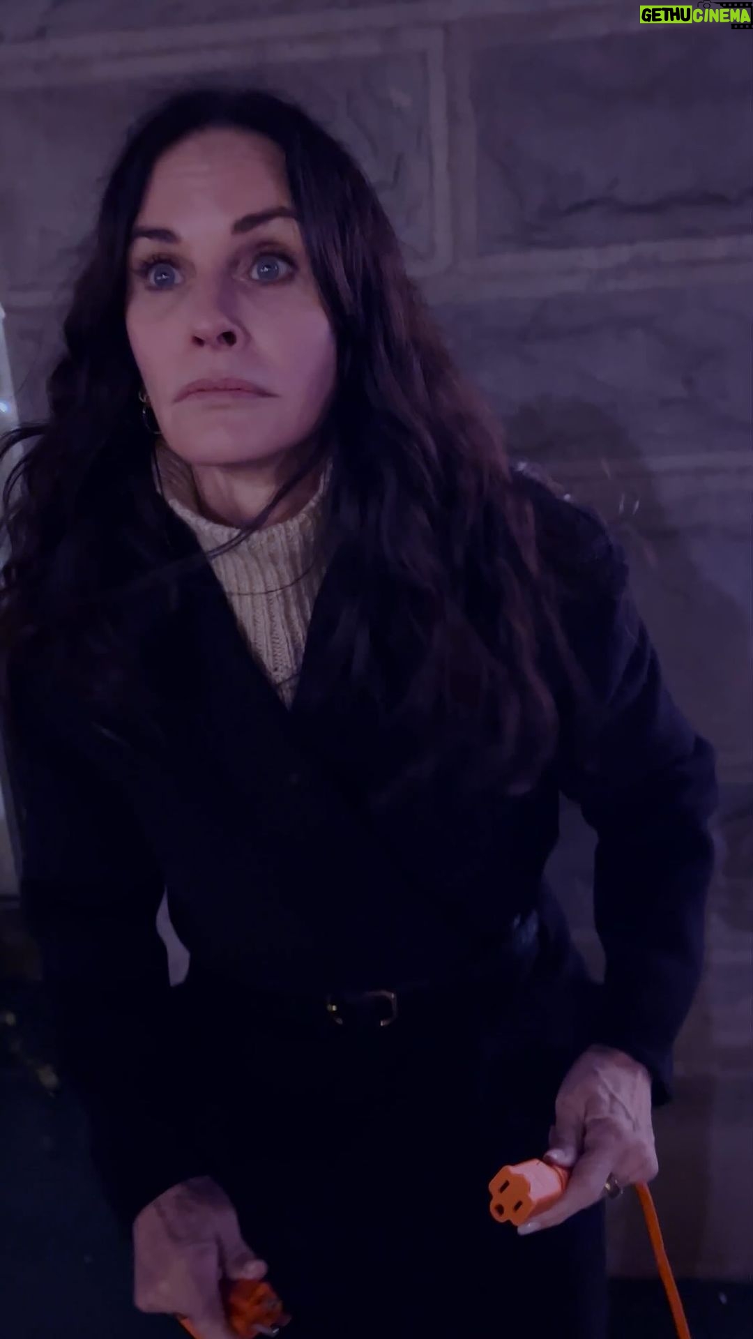 Courteney Cox Instagram - Watch your step