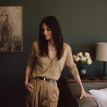 Courteney Cox Instagram - Thanks for having me @fthtsi Entrepreneur…I’ll take it. What a great team! Thanks to: Photography @rvstapleton Styling @maryammalakpour Interiors Styling @colinking Hair @debraferullomakeup Makeup @ericka_verrett HTSI Design Editor @jackiedaly_designeditor
