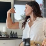 Courteney Cox Instagram - @jenniferaniston is absolutely selfless… just like me 😉 @vitalproteins #homecourt