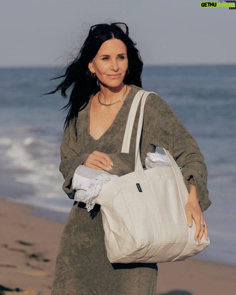 Courteney Cox Instagram - The @homecourt Tote is out! Originally designed as a cleaning caddy but is perfect for the beach, farmer’s market, traveling and so much more. And the best part is…it’s sustainably manufactured with @thenewdenimproject using upcycled materials!