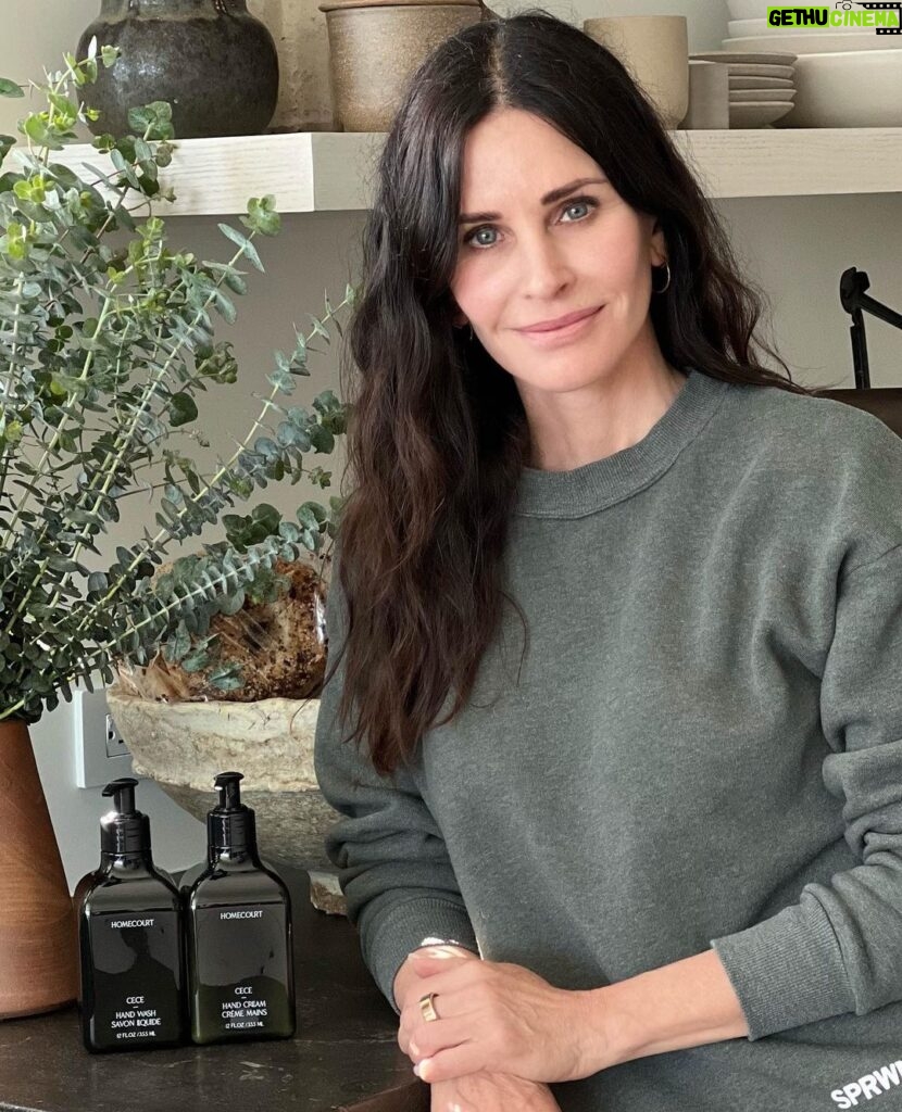 Courteney Cox Instagram - Our Mother’s Day’s duo & trio are now available exclusively on the Instagram shop! Purchase today for a delivery before Mother’s Day.