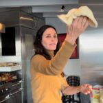 Courteney Cox Instagram - Pizza easier said than done 🍕 #courteneycoox