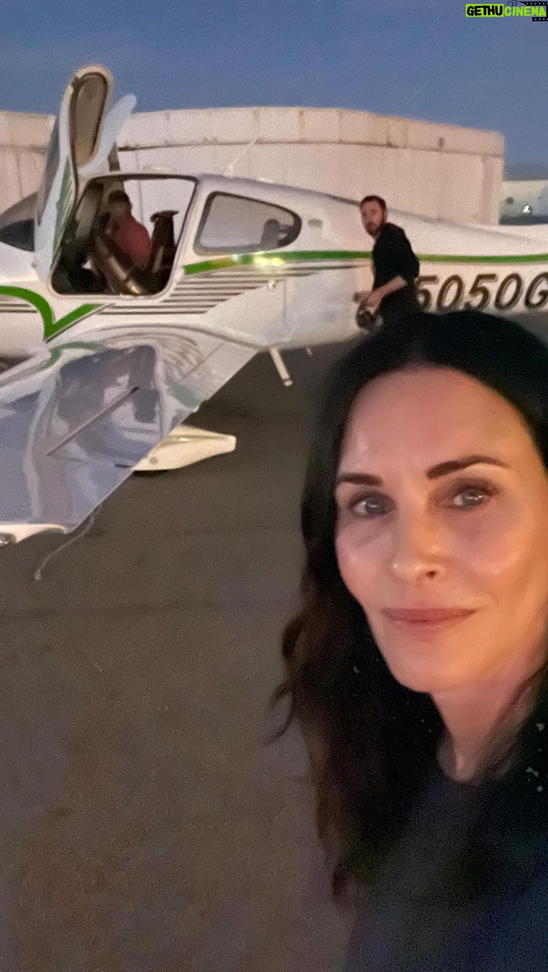 Courteney Cox Instagram - 1/2 mile high club with π¨π»ββοΈ@jmd_snowpatrol ππΌππΌππΌ